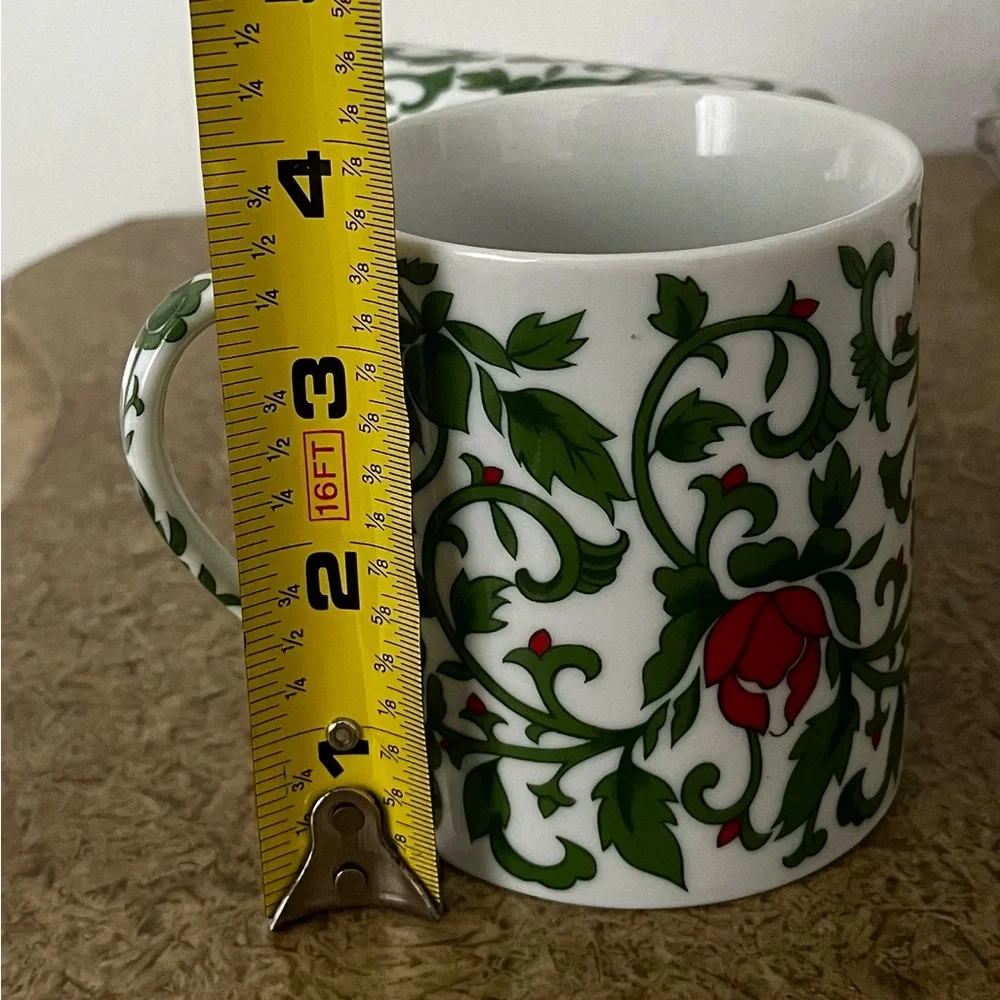 2 Williams Sonoma Rose Vine Pattern Porcelain Tea Coffee Mugs